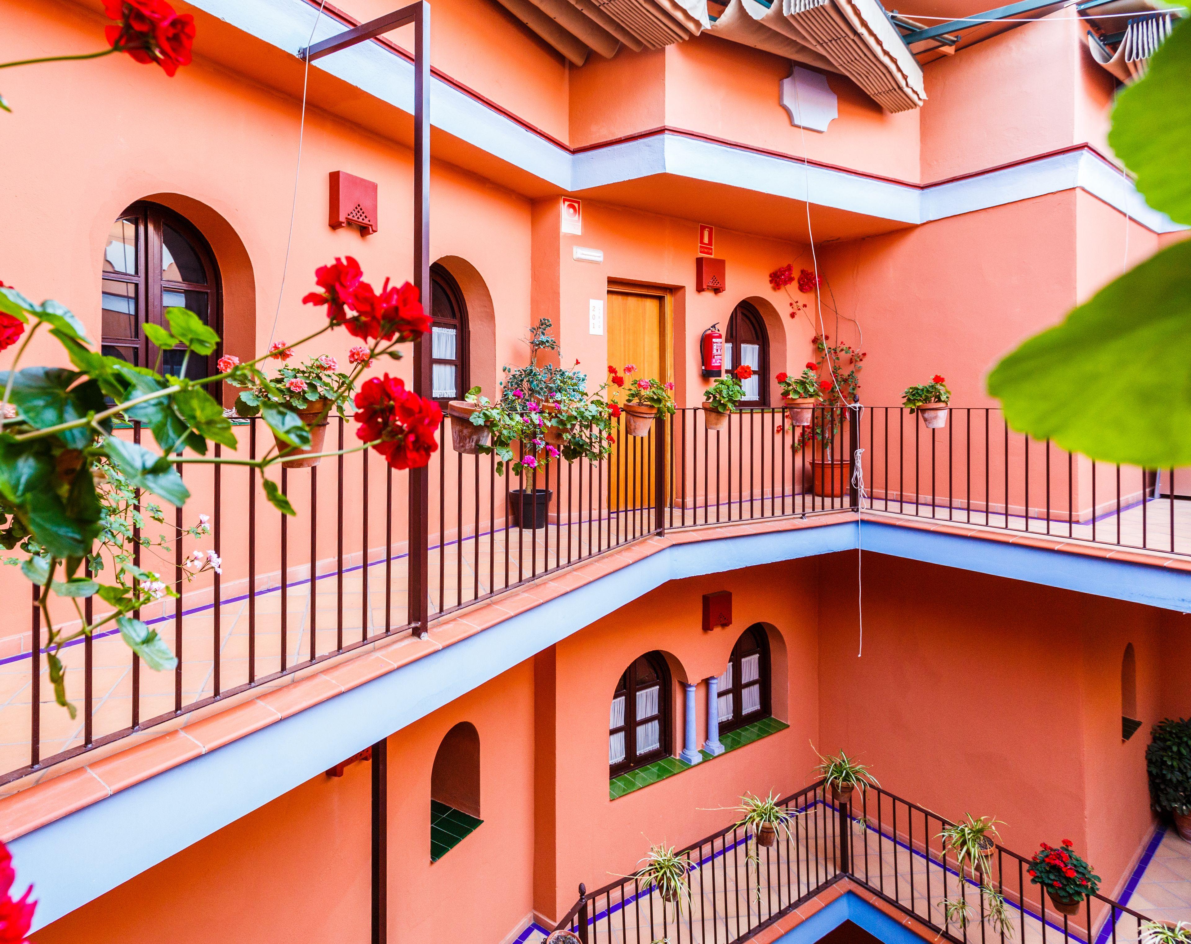 Patio De La Alameda, Seville