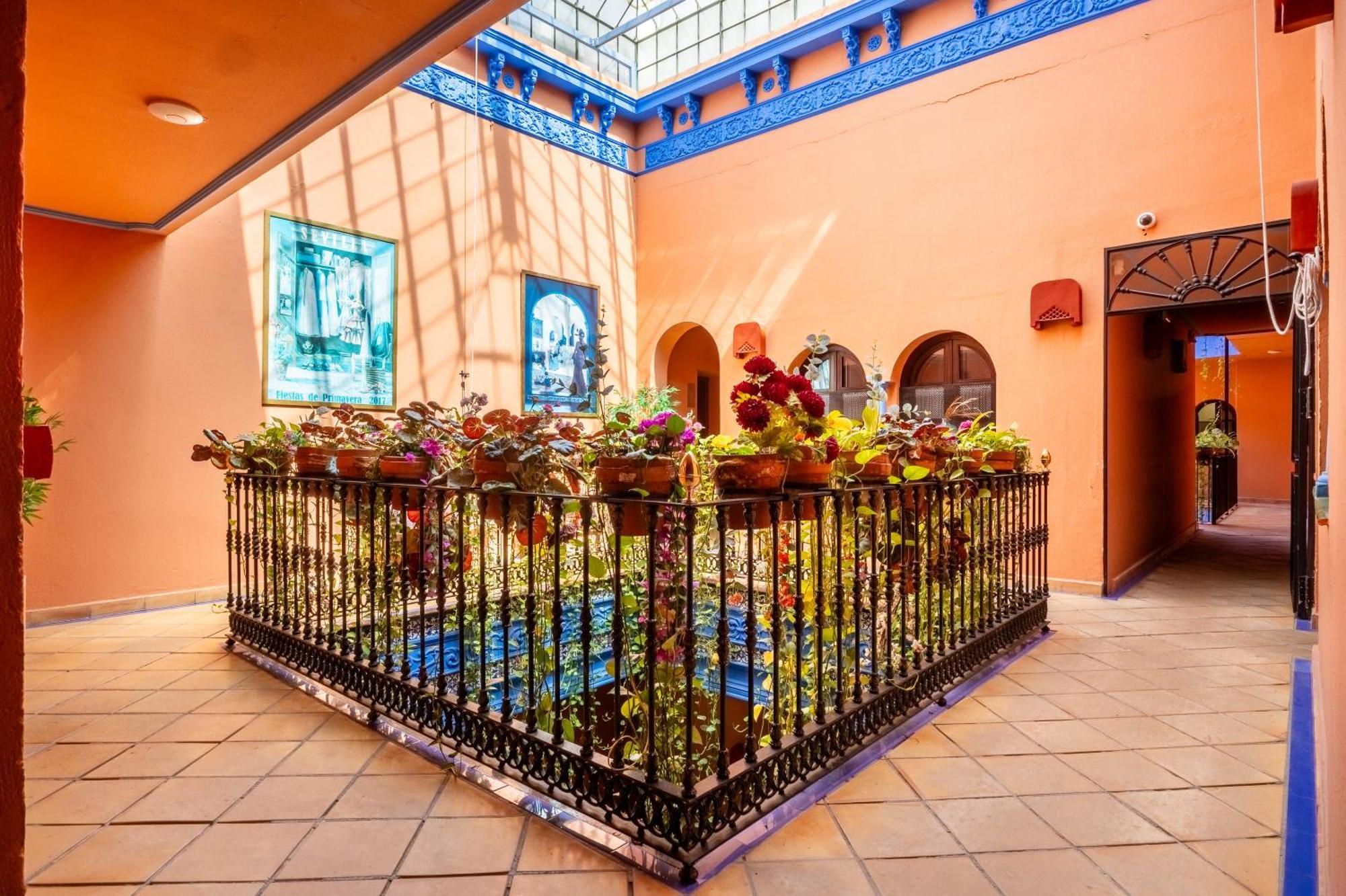 Patio De La Alameda — Fotos 1